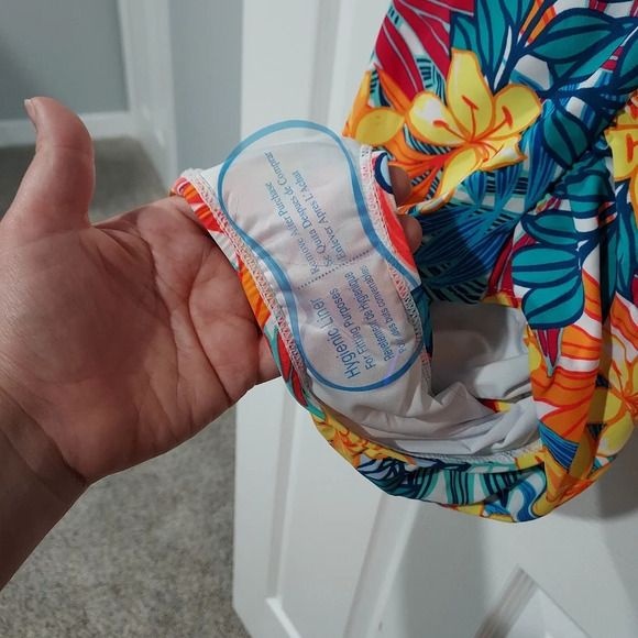 NWT Caribbean Joe Paradise Multi Standard Shirred One Piece Swimsuit in Size 16 - Picture 12 of 12